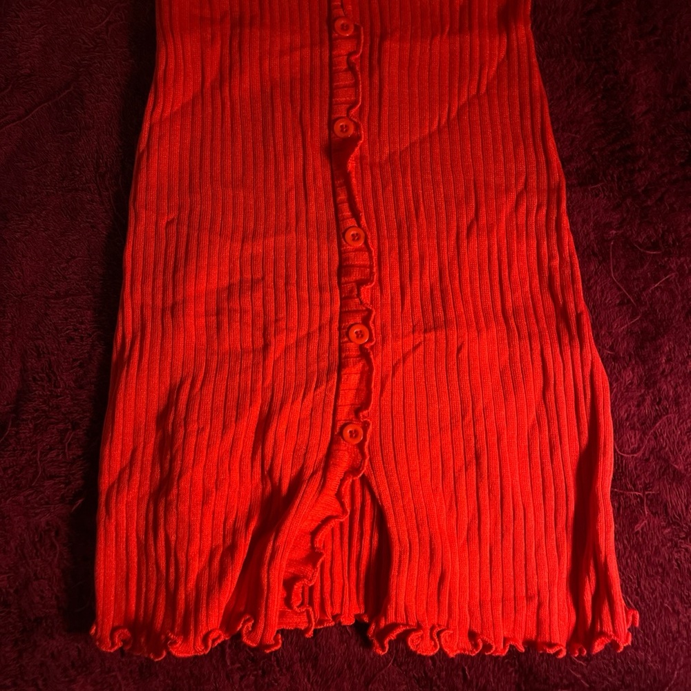 Red V-Neck Ribbed Dress - Picture 5 of 5